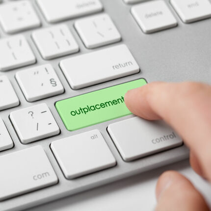 Outplacement Services : 5 Ways to Use Them