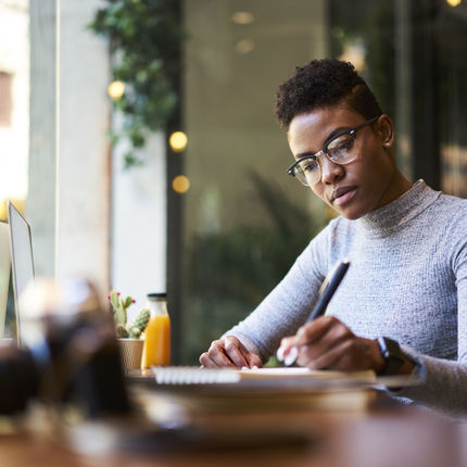 60 Helpful Freelance Writing Career Resources